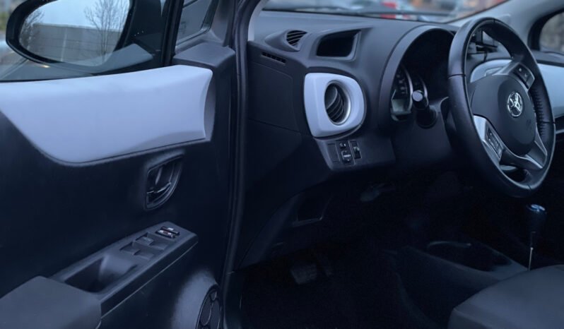 TOYOTA YARIS III phase 2 1.5 HYBRID 100 DYNAMIC 3000Euros complet