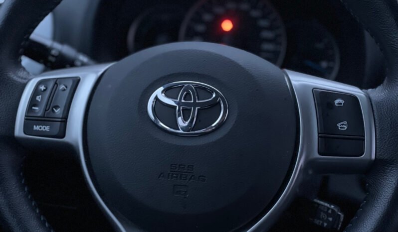 TOYOTA YARIS III phase 2 1.5 HYBRID 100 DYNAMIC 3000Euros complet