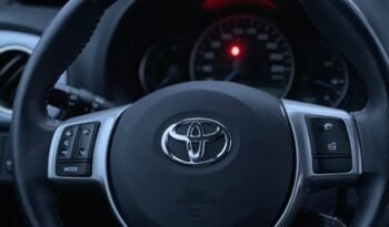 TOYOTA YARIS III phase 2 1.5 HYBRID 100 DYNAMIC 3000Euros complet