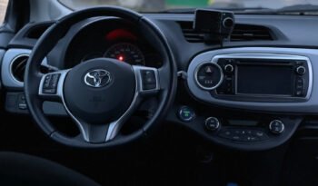 TOYOTA YARIS III phase 2 1.5 HYBRID 100 DYNAMIC 3000Euros complet