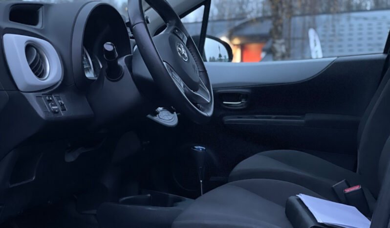 TOYOTA YARIS III phase 2 1.5 HYBRID 100 DYNAMIC 3000Euros complet