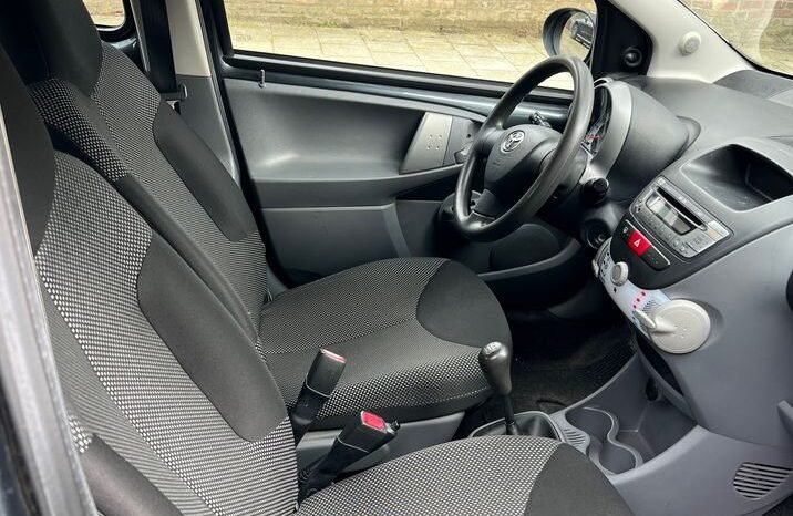 TOYOTA AYGO phase 2 1.0 VVT-I 68 CONNECT complet