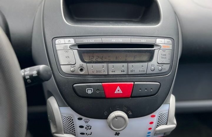 TOYOTA AYGO phase 2 1.0 VVT-I 68 CONNECT complet