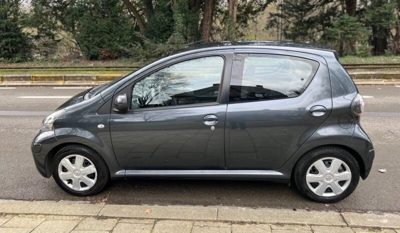 TOYOTA AYGO phase 2 1.0 VVT-I 68 CONNECT complet