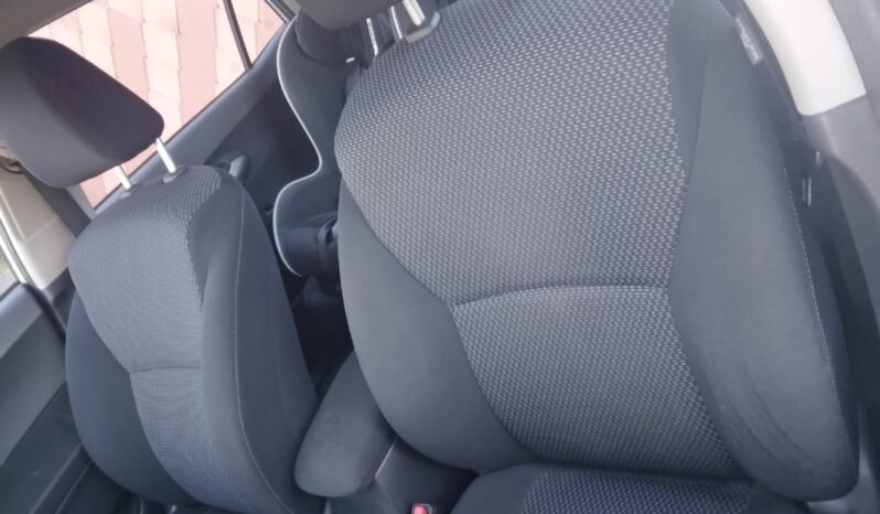 TOYOTA Auris 1.3 16V VVT-i (101 CH) 2300Euros complet
