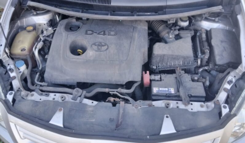 TOYOTA Auris 1.3 16V VVT-i (101 CH) 2300Euros complet