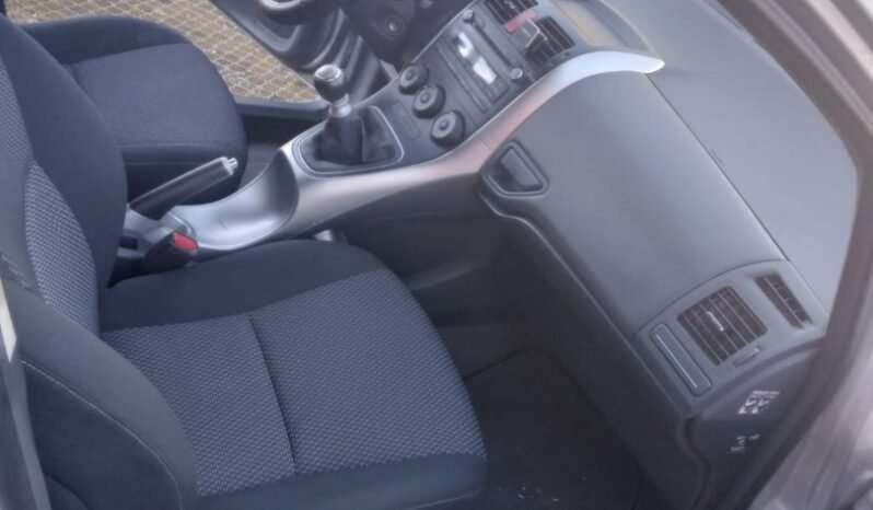 TOYOTA Auris 1.3 16V VVT-i (101 CH) 2300Euros complet
