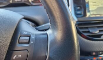 PEUGEOT 208 LIKE 5P 1,2 ALLURE 110 CV, PANORAMA, NAVI, DEFA, CAMÉRA, complet