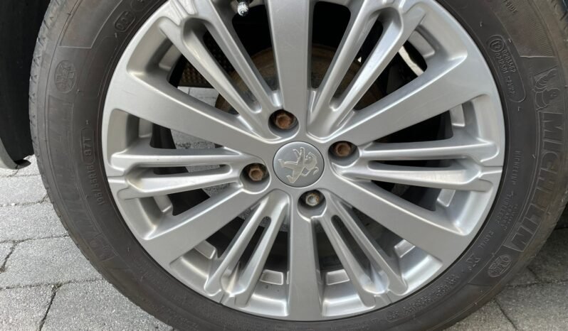 PEUGEOT 208 1.2 PURETECH 82 S&S ACTIVE BUSINESS ETG5 5P complet