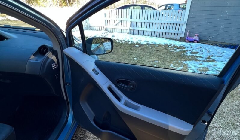 TOYOTA YARIS 1.3-VVT-I LUNA MMT AUTOMATIQUE, NOUVELLE L’UE complet