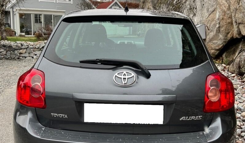 TOYOTA AURIS 124 VVT-I LINEA LUNA BVA 5P complet