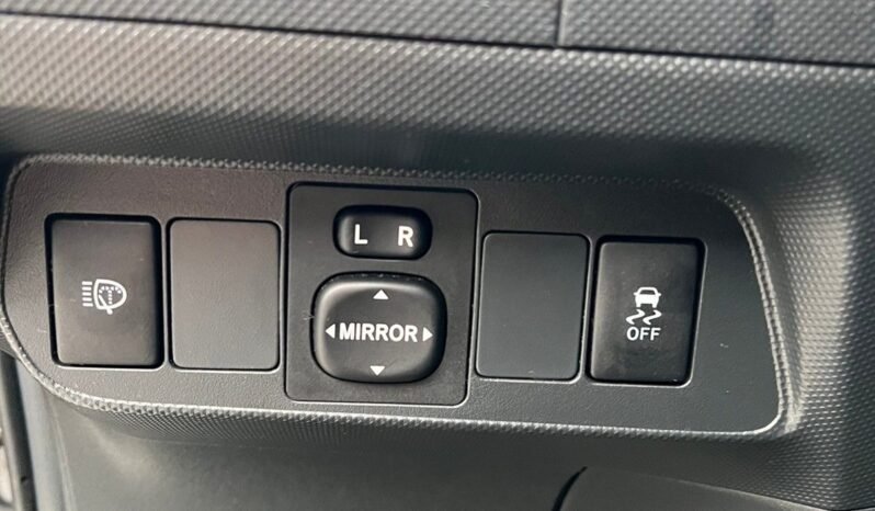 TOYOTA AURIS 124 VVT-I LINEA LUNA BVA 5P complet