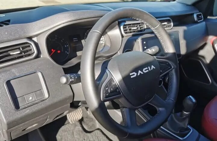 Dacia Duster 1.3 TCE 150ch EDC ( 15608€) complet