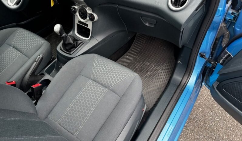 Ford Fiesta 1.25 Titanium *Bluetooth*Stoelverw. Clima  ( 2990€ ) complet