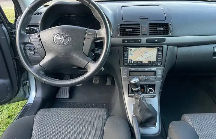 TOYOTA Avensis 2.0 Turbo D4D 16v Linea Luna DPF (2411€) complet