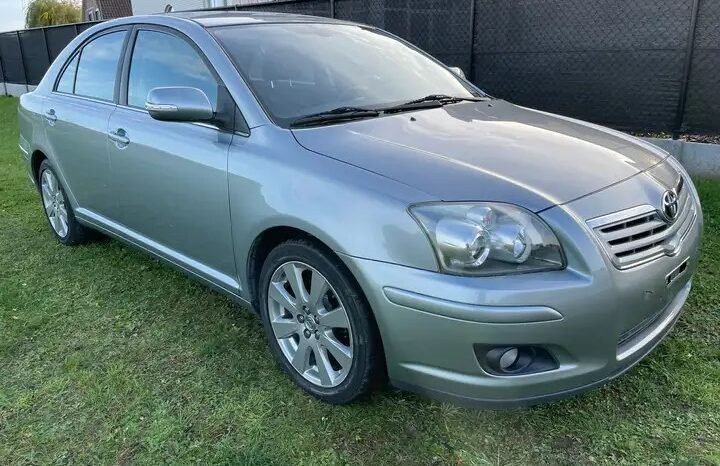 TOYOTA Avensis 2.0 Turbo D4D 16v Linea Luna DPF (2411€) complet