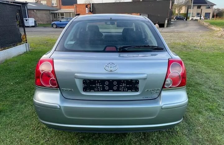 TOYOTA Avensis 2.0 Turbo D4D 16v Linea Luna DPF (2411€) complet