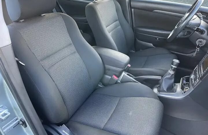 TOYOTA Avensis 2.0 Turbo D4D 16v Linea Luna DPF (2411€) complet