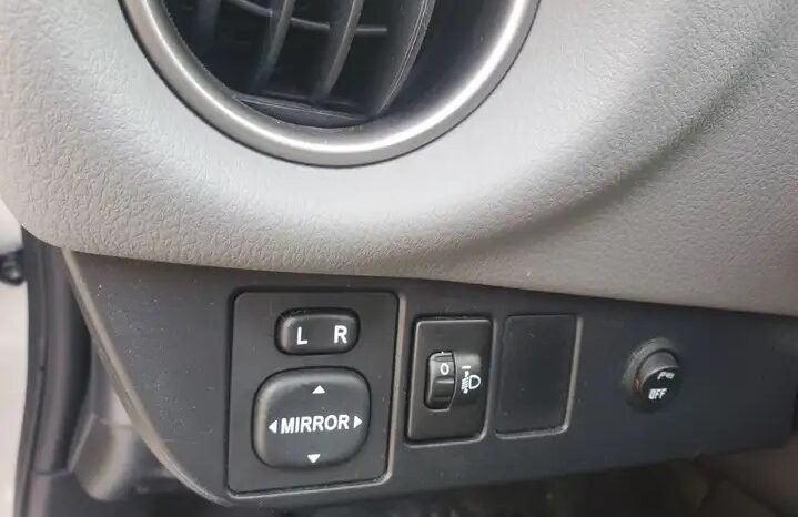 TOYOTA YARIS 100 VVT-i Lounge 5p multidrive automatique ( 4266€) complet