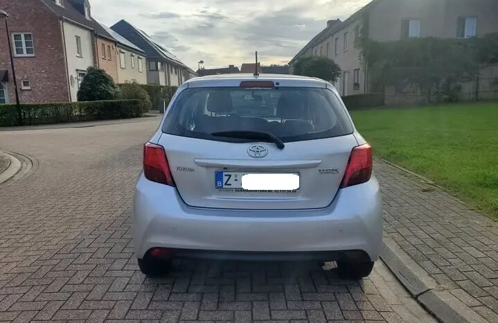 TOYOTA YARIS 100 VVT-i Lounge 5p multidrive automatique ( 4266€) complet