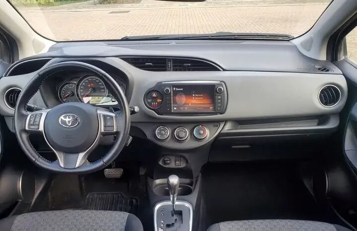 TOYOTA YARIS 100 VVT-i Lounge 5p multidrive automatique ( 4266€) complet