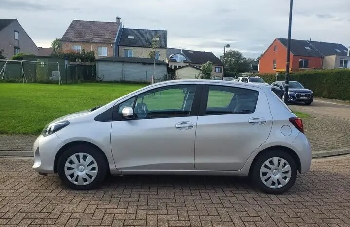 TOYOTA YARIS 100 VVT-i Lounge 5p multidrive automatique ( 4266€) complet