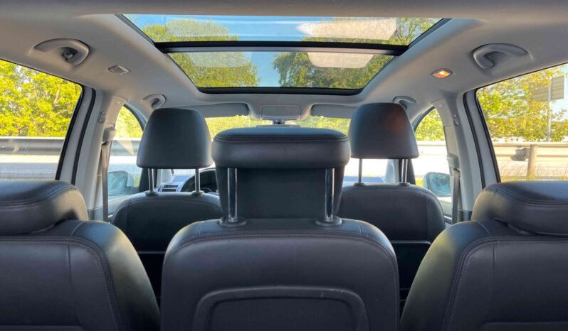 Volkswagen Touran 1.6 TDI Highline /Toit ouvrant/Panorama/Remorque/Boîte de vitesses F1 / 7 places ( 3810€) complet
