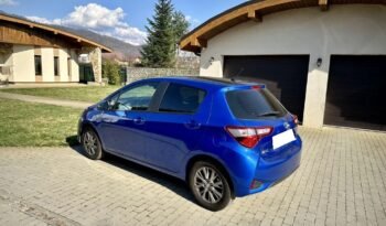 TOYOTA Yaris 1.5 VVT-i HSD Bi-Tone B&B( 4210€) complet