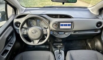 TOYOTA Yaris 1.5 VVT-i HSD Bi-Tone B&B( 4210€) complet