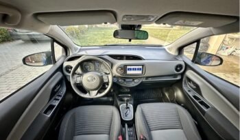 TOYOTA Yaris 1.5 VVT-i HSD Bi-Tone B&B( 4210€) complet