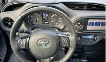 TOYOTA Yaris 1.5 VVT-i HSD Bi-Tone B&B( 4210€) complet