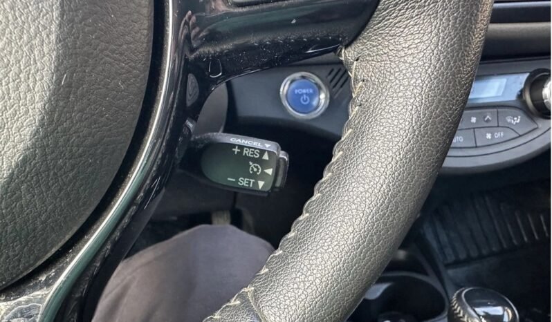 TOYOTA Yaris 1.5 VVT-i HSD Bi-Tone B&B( 4210€) complet