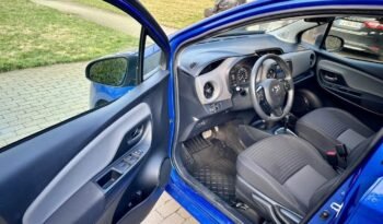 TOYOTA Yaris 1.5 VVT-i HSD Bi-Tone B&B( 4210€) complet