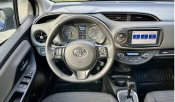 TOYOTA Yaris 1.5 VVT-i HSD Bi-Tone B&B( 4210€) complet