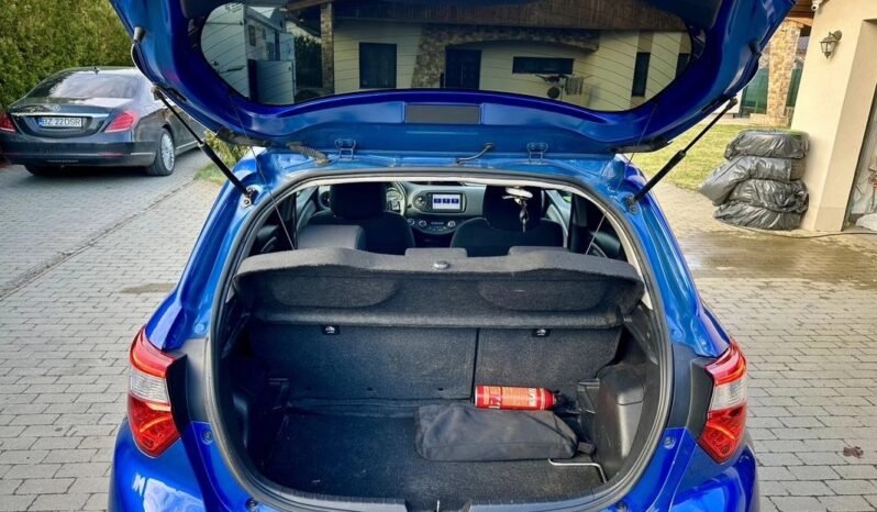 TOYOTA Yaris 1.5 VVT-i HSD Bi-Tone B&B( 4210€) complet