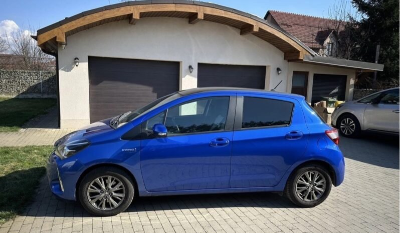TOYOTA Yaris 1.5 VVT-i HSD Bi-Tone B&B( 4210€) complet