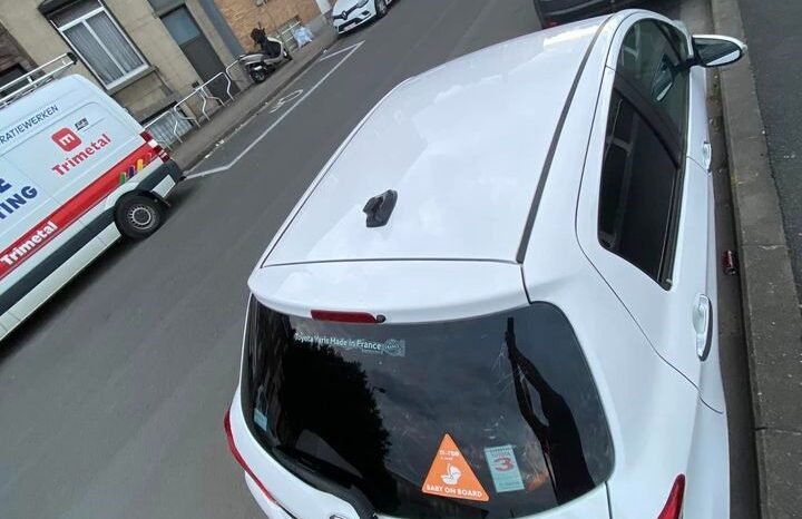 TOYOTA YARIS III 100 VVT-I DYNAMIQUE 5P( 1850€) complet
